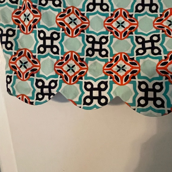 Crown and Ivy shorts women’s  size 8 - Picture 5 of 6